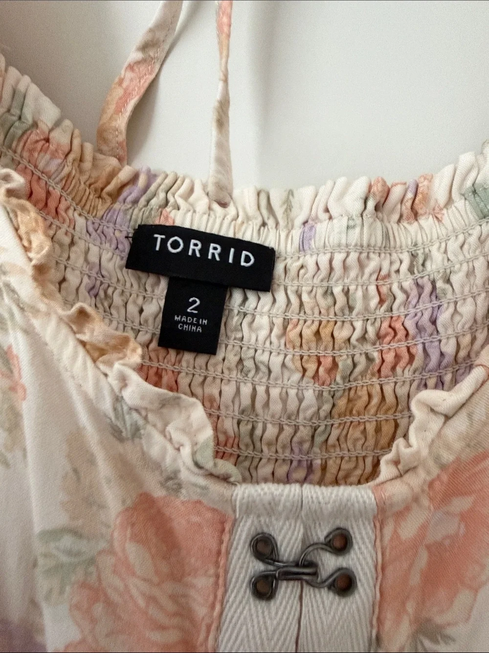 Torrid. 2X.   Cream Floral Tie-Back Scoop Tank with Pastel Orange & Lavender
